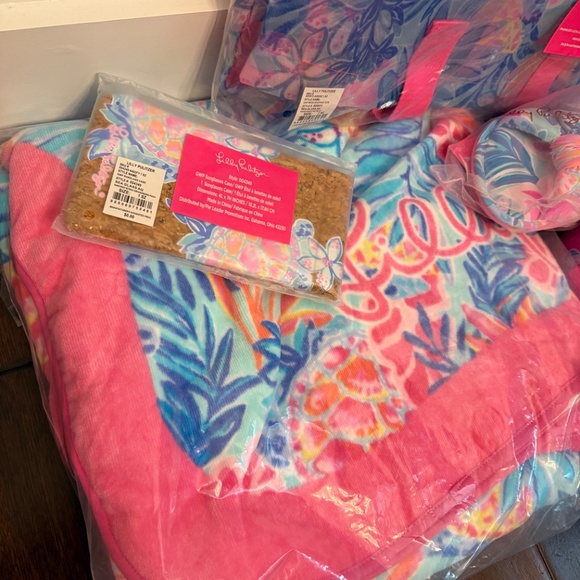 NIP Lilly Pulitzer Rainforest Retreat Sea Glass Aqua set - Picture 3 of 8